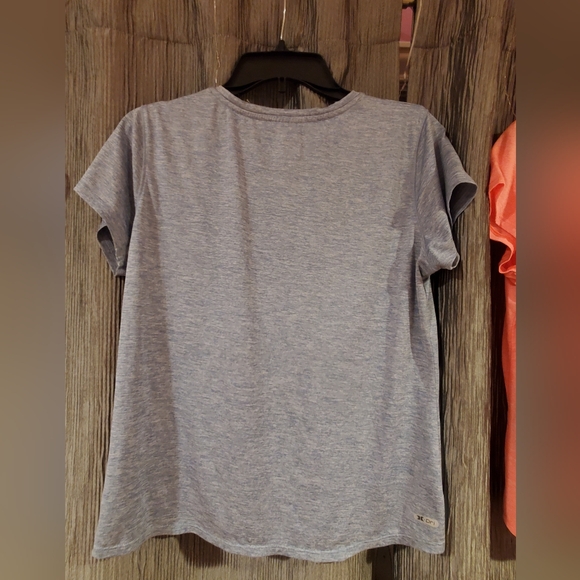 2 workout tops - Picture 7 of 8